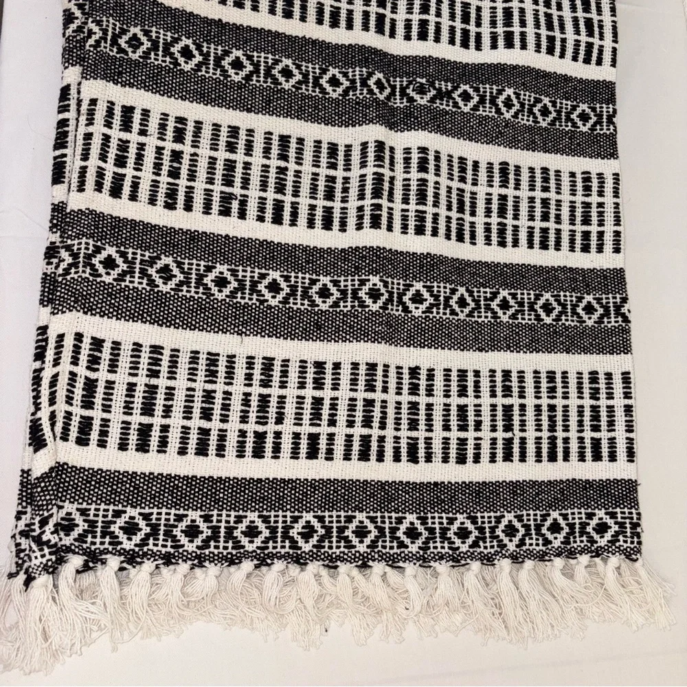 Black and White Patterned cotton throw‎ 60 x 50 inches long with fringe